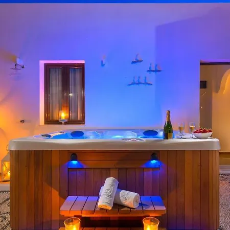 Luxury Rhodes Diamond Hot Tub Beautiful Terrace 3 Bdr * Líndos