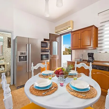 Luxury Rhodes Diamond Hot Tub Beautiful Terrace 3 Bdr Villa Líndos