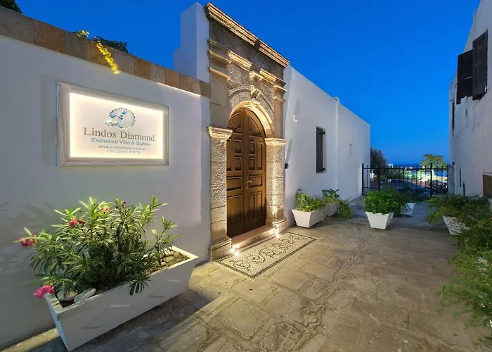 Willa Luxury Rhodes Diamond Hot Tub Beautiful *