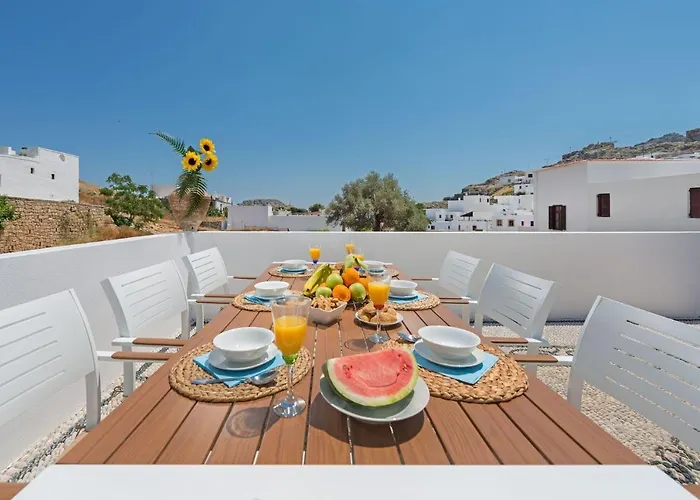 Willa Luxury Rhodes Diamond Hot Tub Beautiful *